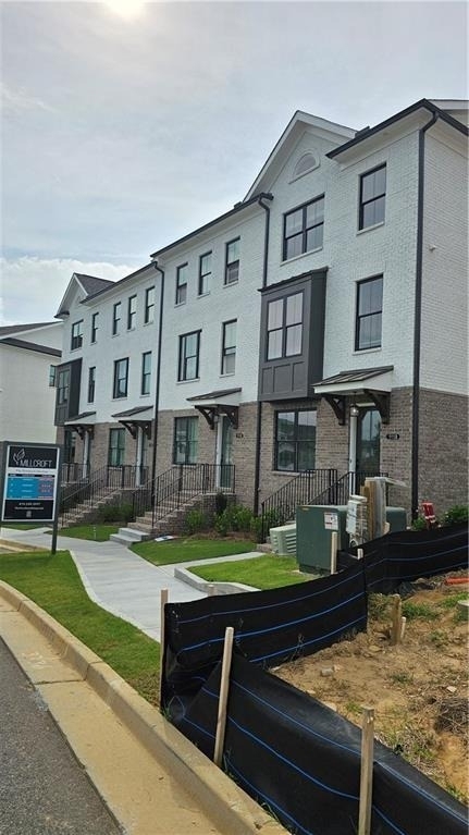 1118 Larkin Drive - Photo 2