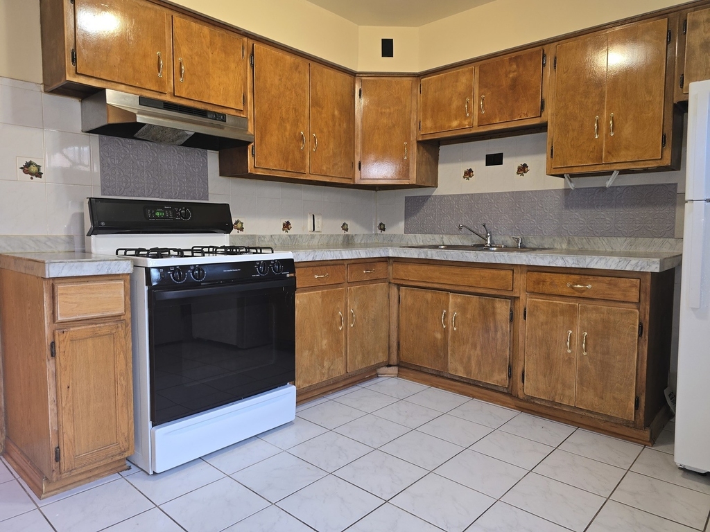 1813 W Norwood Street - Photo 5