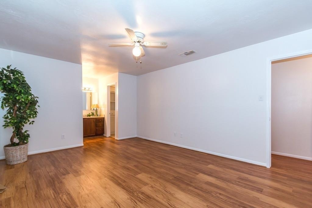 805 Thornwood Drive - Photo 10