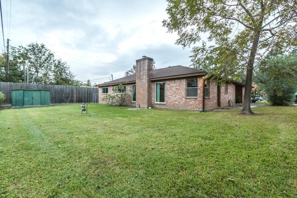 805 Thornwood Drive - Photo 13