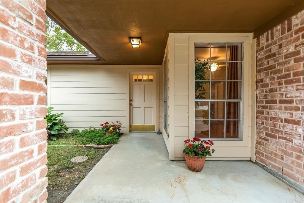 805 Thornwood Drive - Photo 1