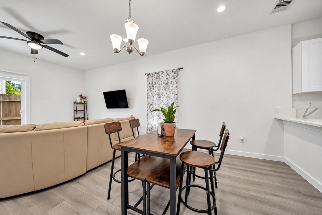 4011 King Street - Photo 4