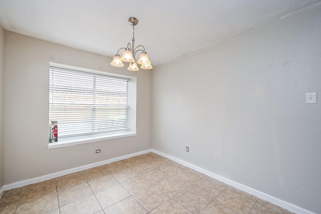 1114 Blue Diamond Drive - Photo 5