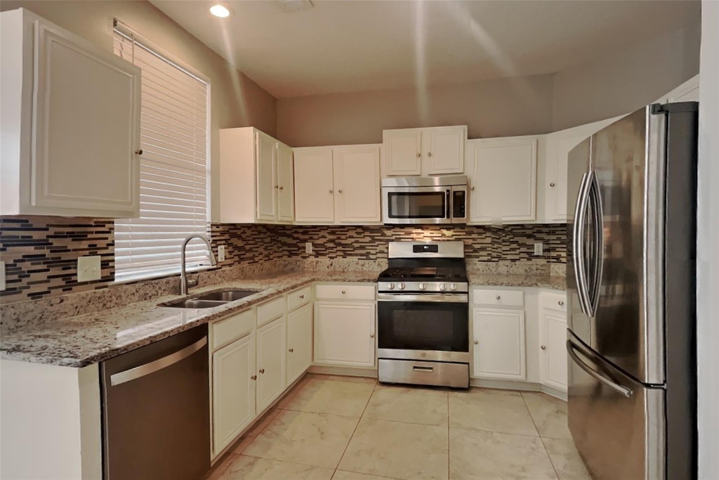 2918 Blue Dawn Drive - Photo 4