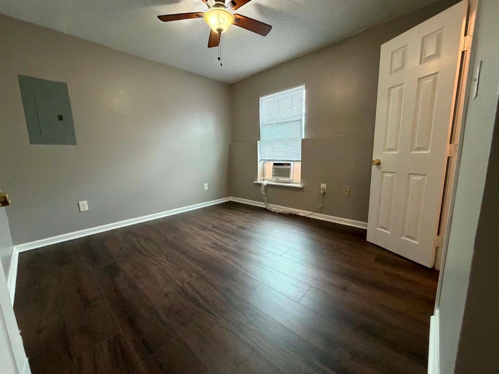 3028 Avenue M - Photo 2