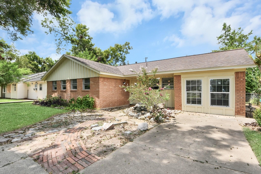 505 Jasmine Street - Photo 3