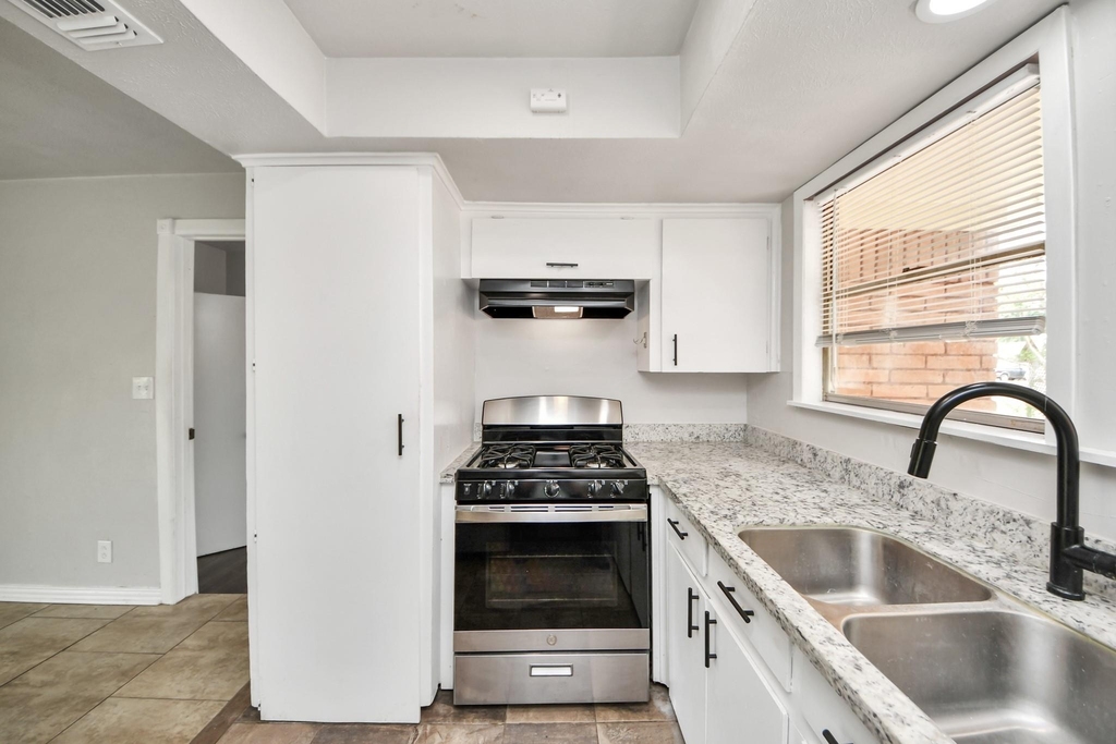 505 Jasmine Street - Photo 26