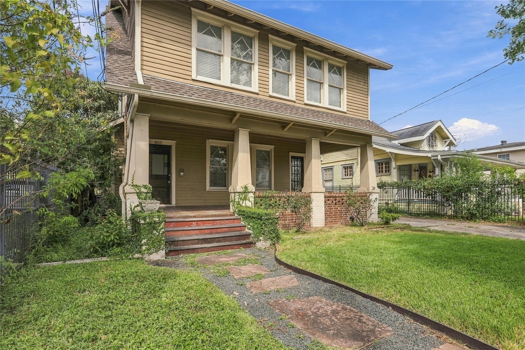 808 W Main Street - Photo 1