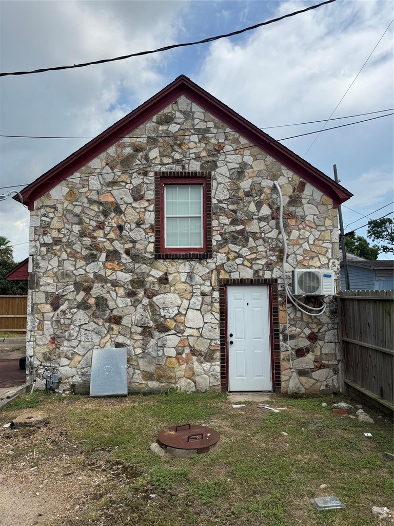 3417 Wisconsin Street - Photo 0