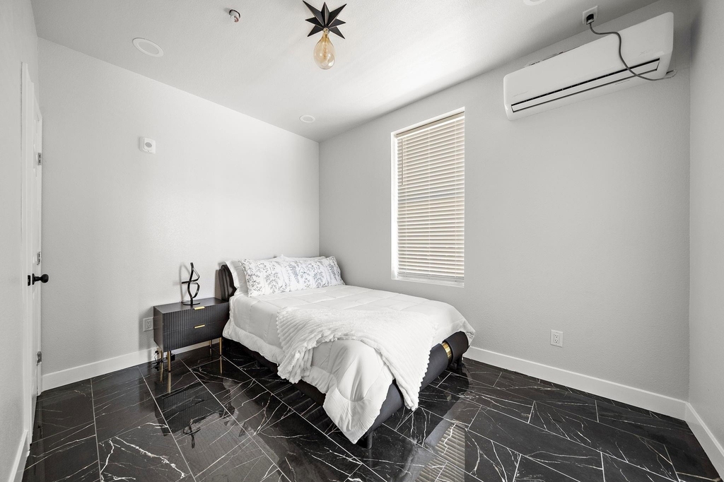 1009 8th Street - Photo 4