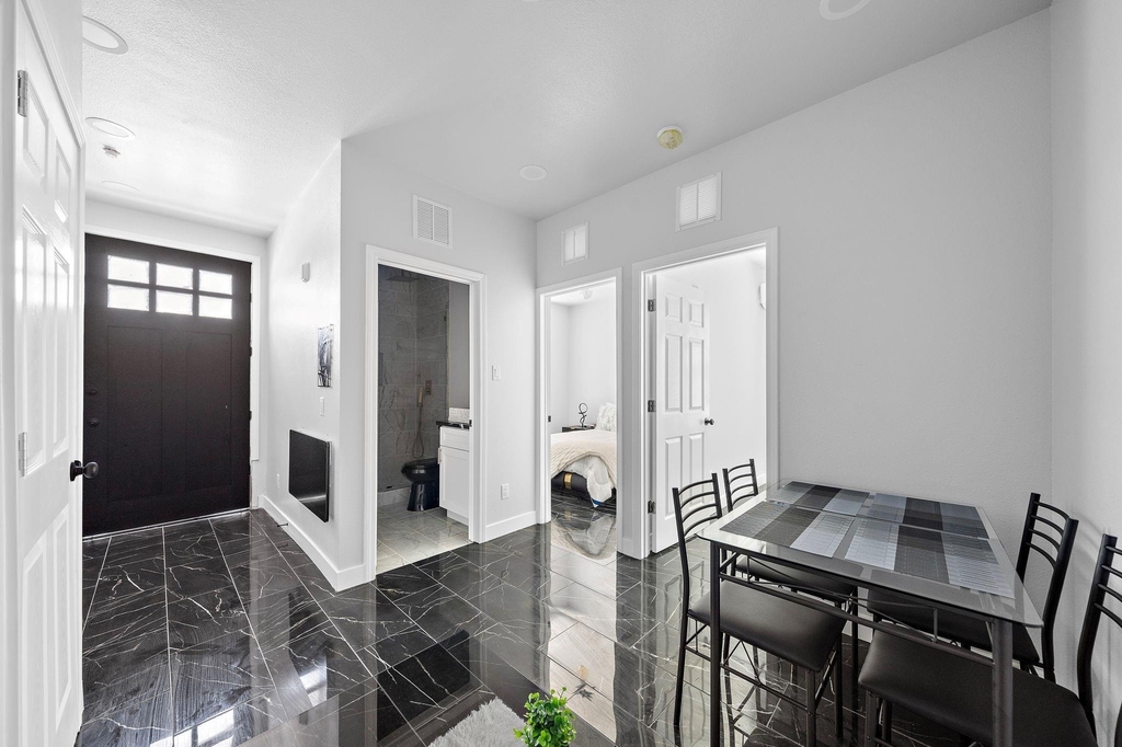 1009 8th Street - Photo 7