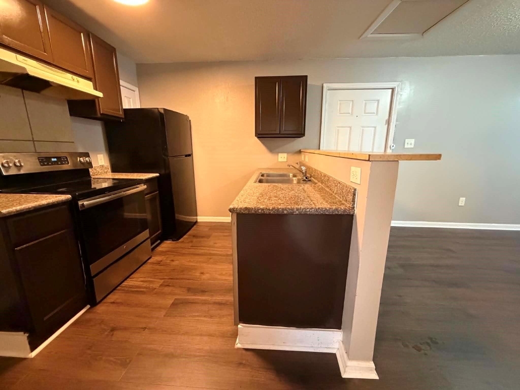 3028 Avenue M - Photo 2