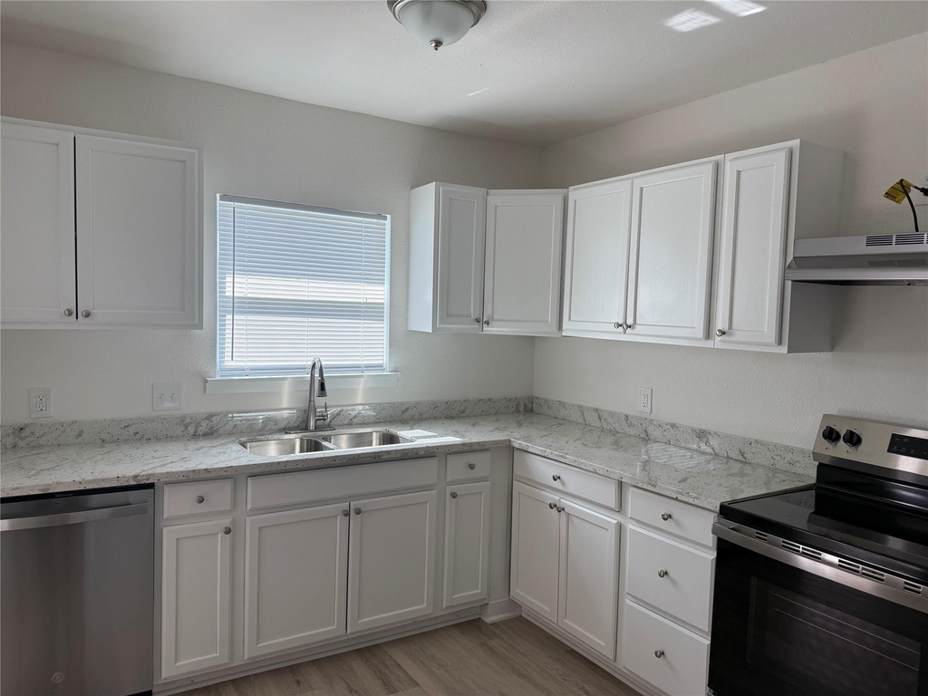 815 17th Avenue N - Photo 2