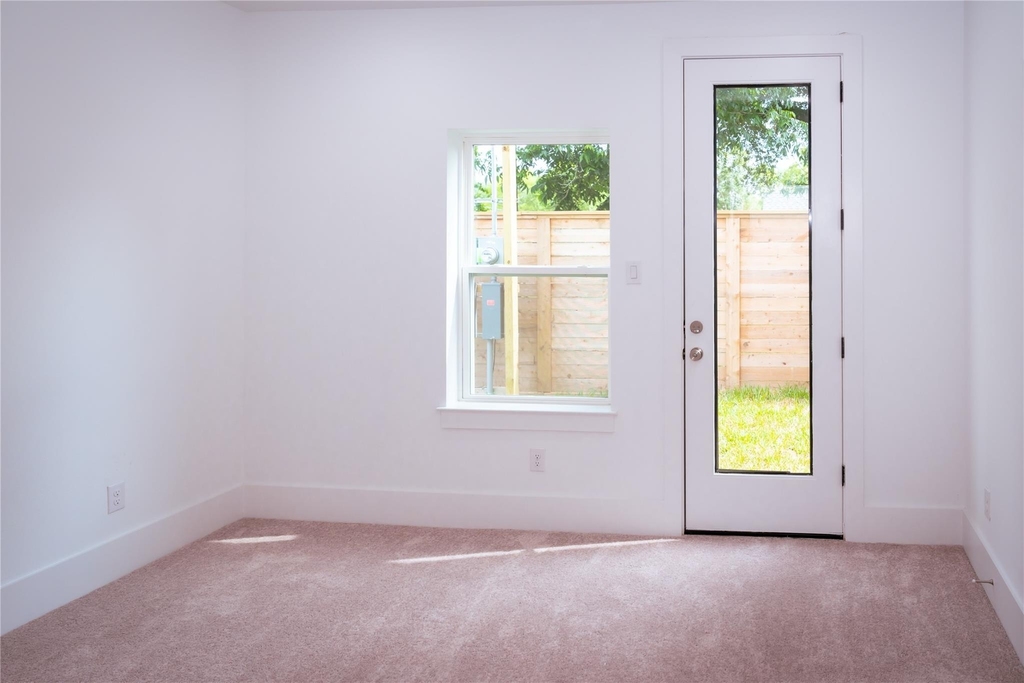 6728 Peerless Street - Photo 10
