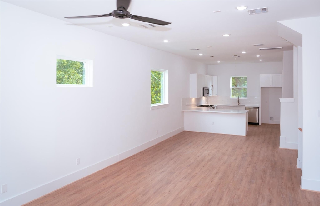 6728 Peerless Street - Photo 8