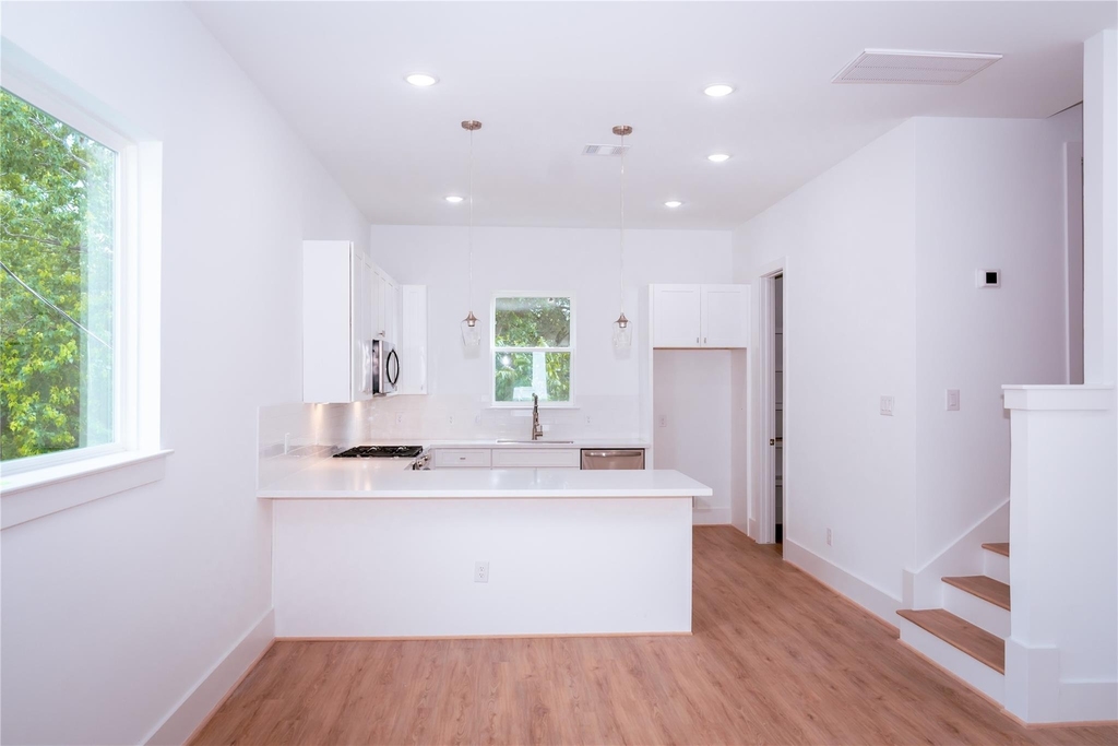 6728 Peerless Street - Photo 9
