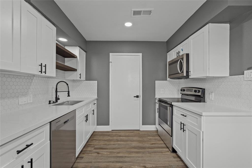 2015 Rosalee Street - Photo 0