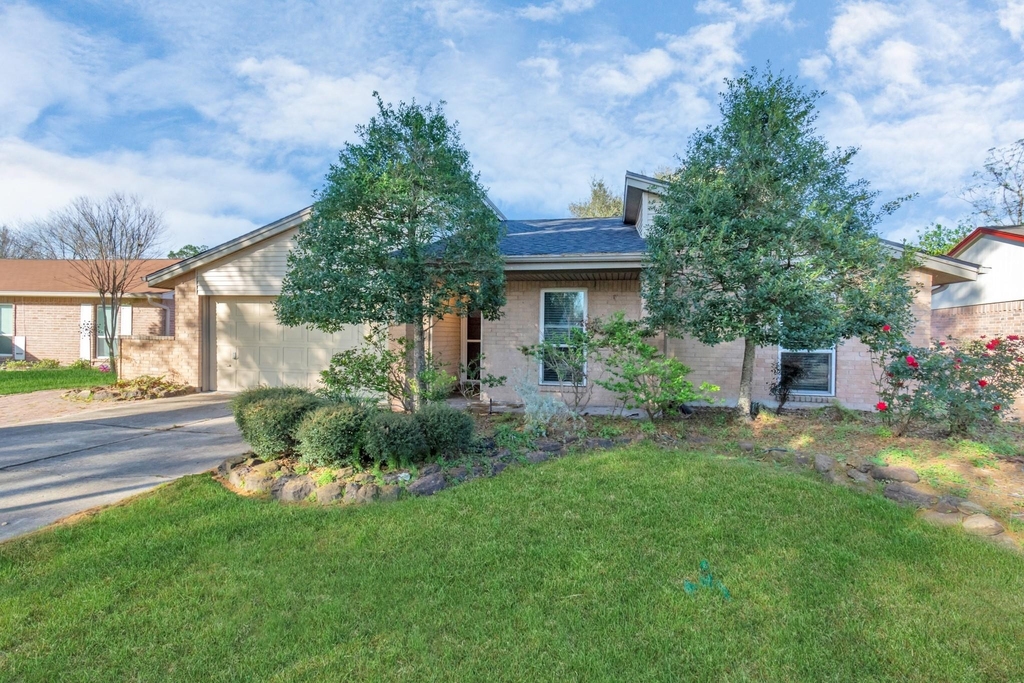 16814 Cobble Ridge Drive - Photo 1