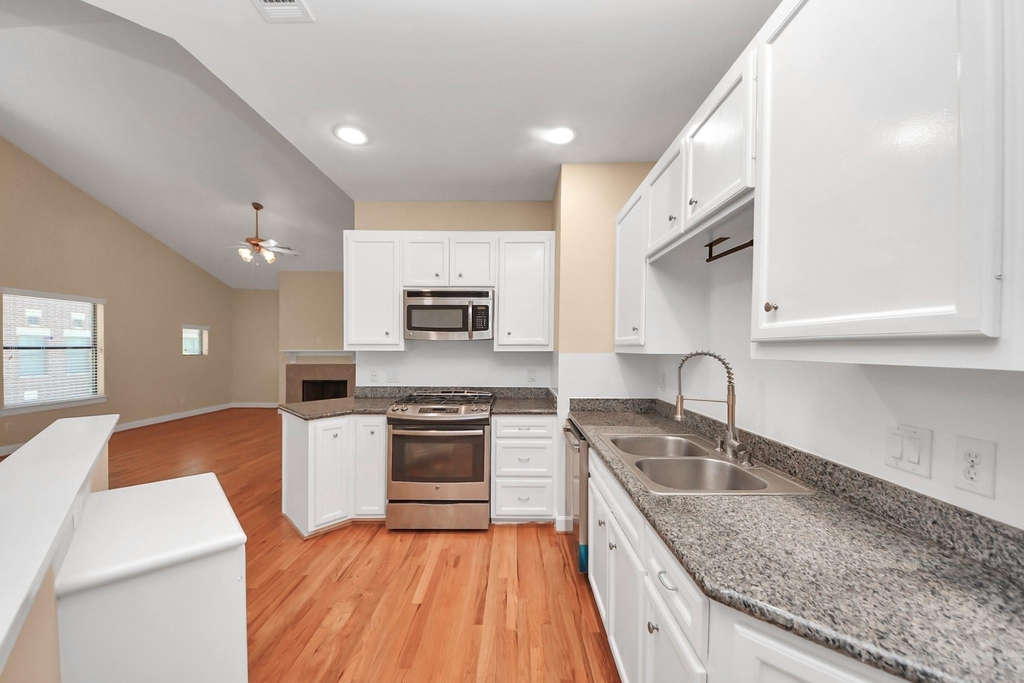 3703 Main Plaza Drive - Photo 7