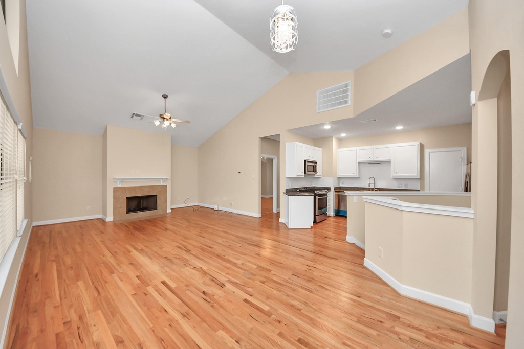 3703 Main Plaza Drive - Photo 4