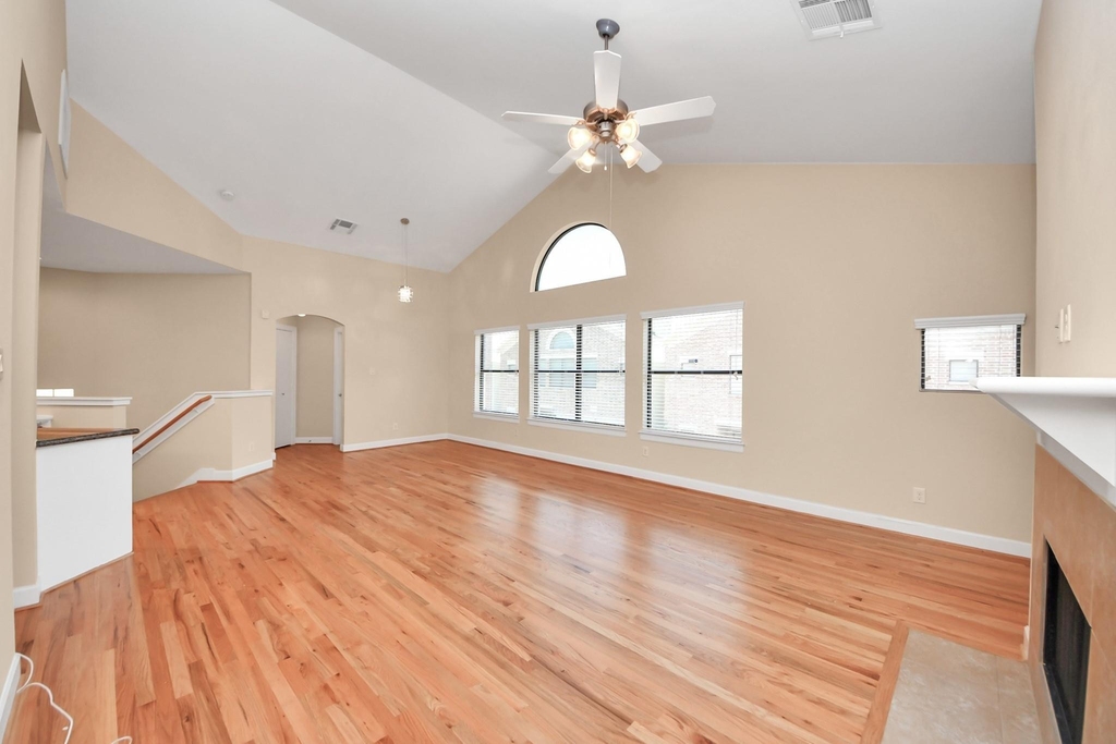 3703 Main Plaza Drive - Photo 2