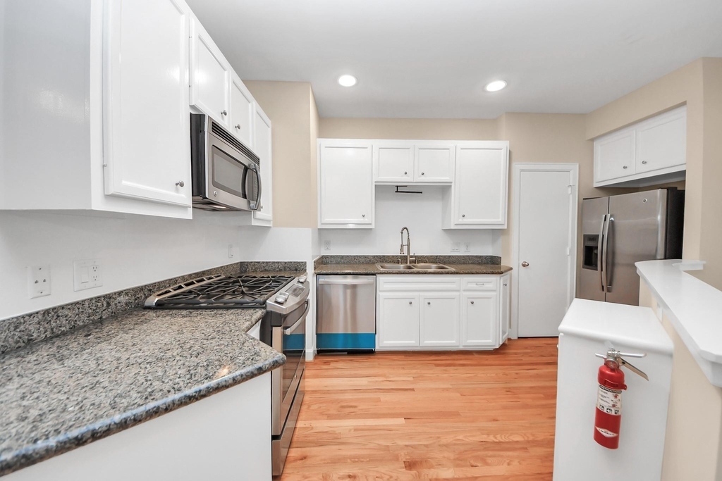 3703 Main Plaza Drive - Photo 9