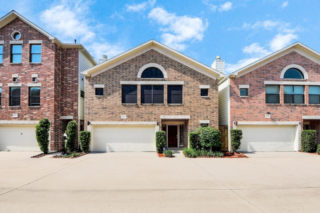 3703 Main Plaza Drive - Photo 1