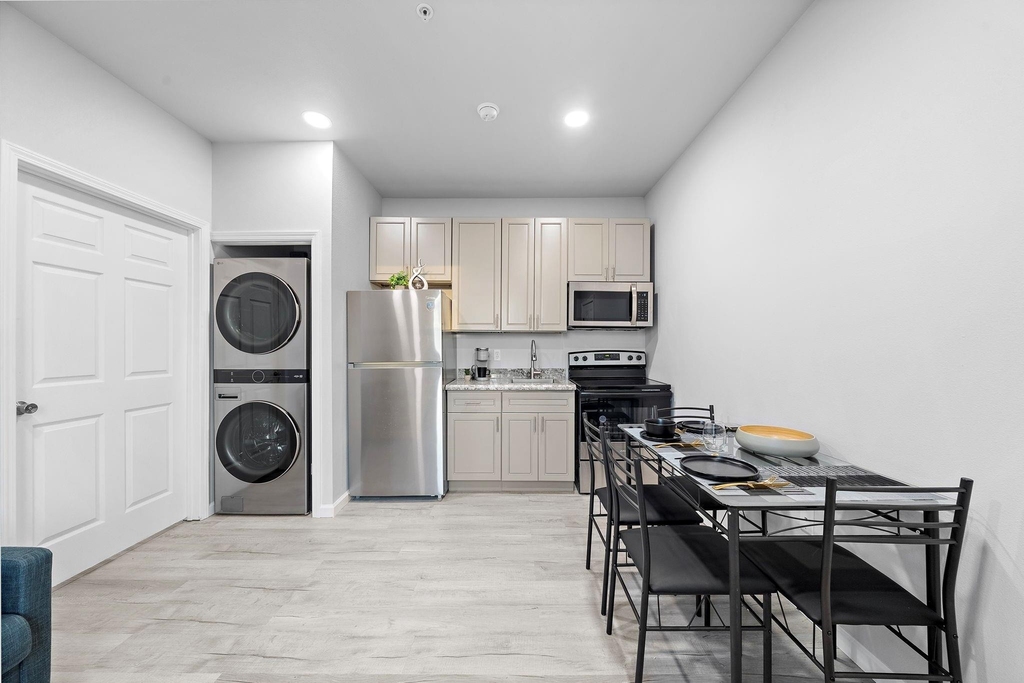803 Avenue K Unit  F - Photo 1