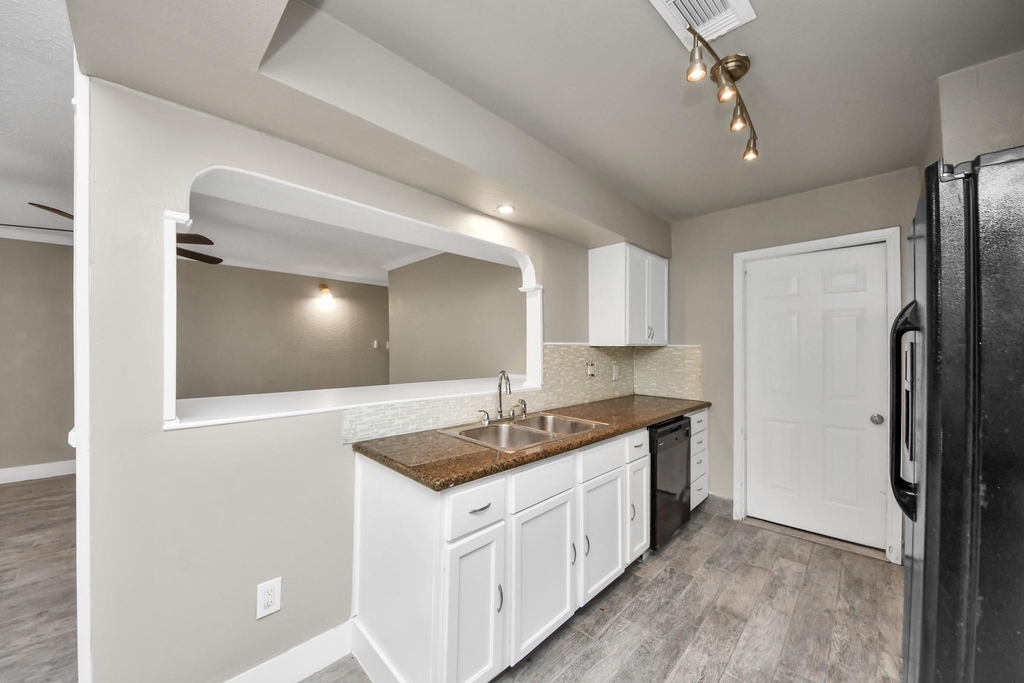 212 Harold Lane - Photo 29