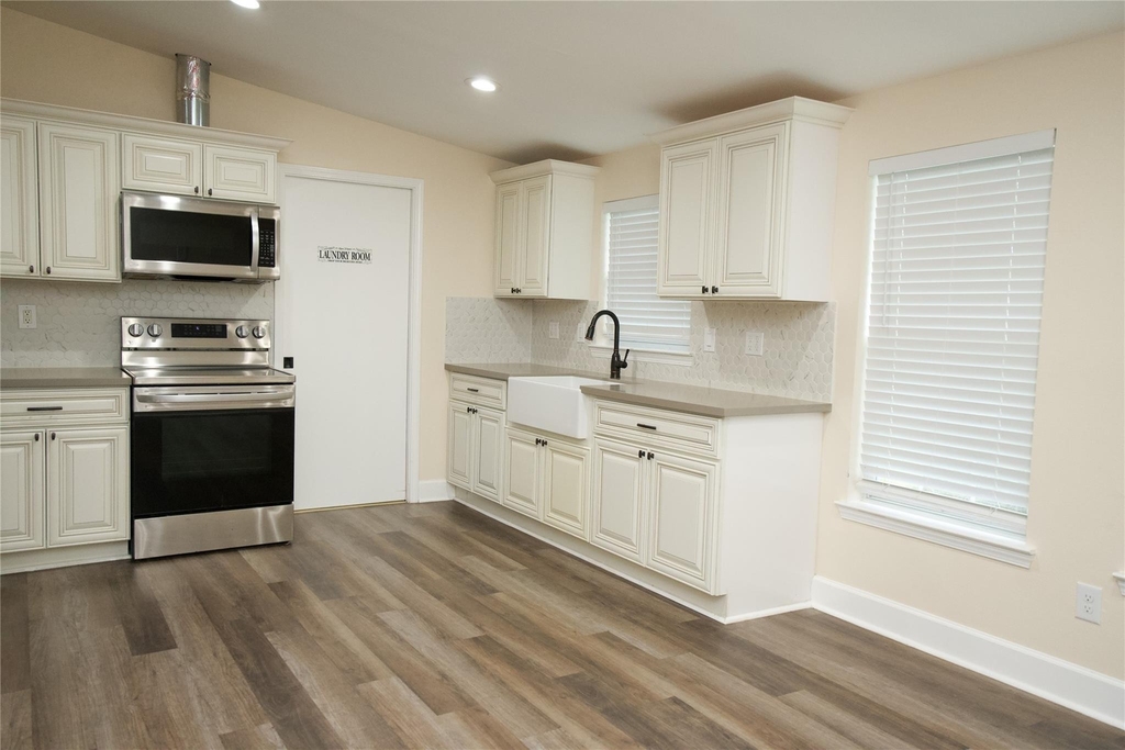 4501 Westwood Lane - Photo 6