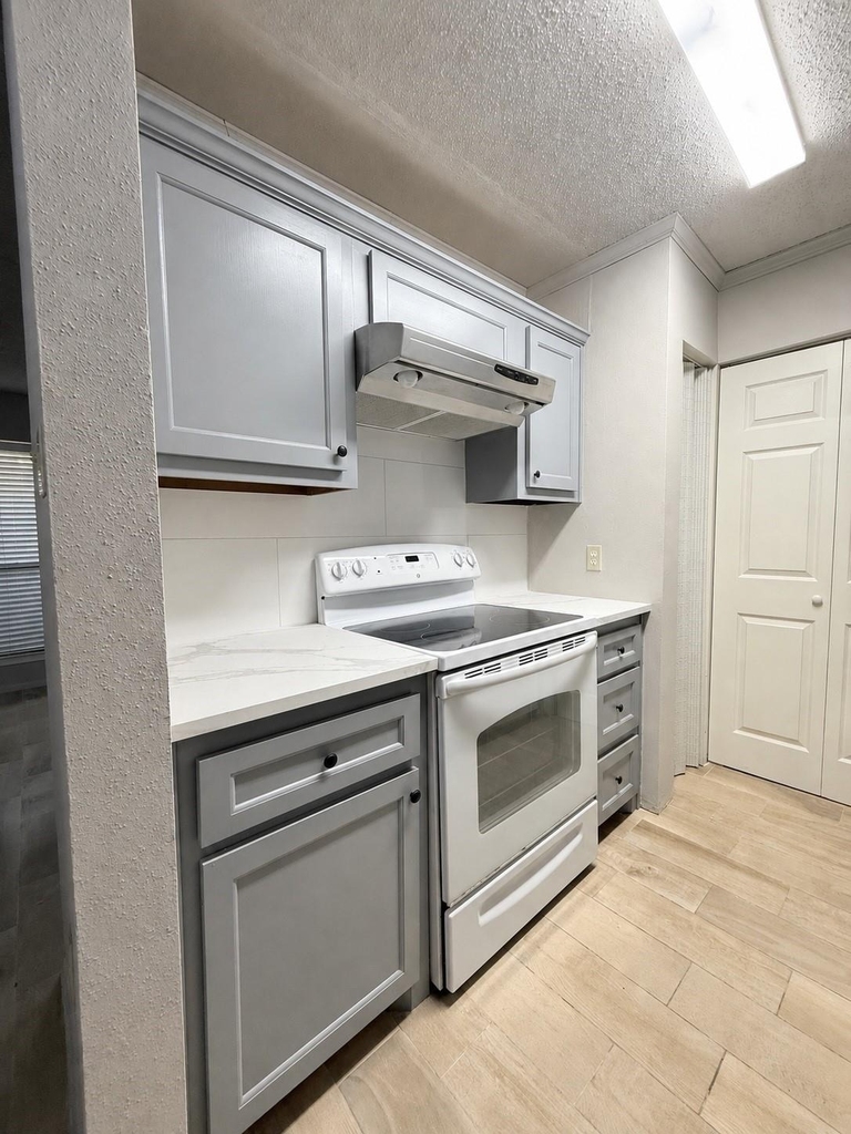 9383 Pagewood Lane - Photo 7
