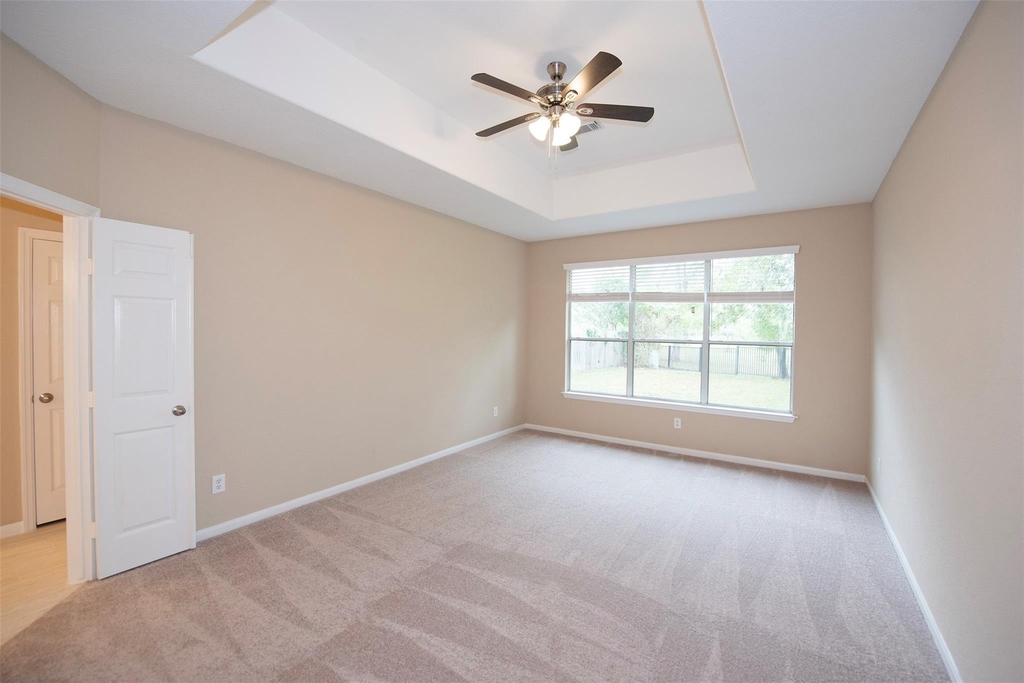 10411 Village Lake Drive - Photo 18