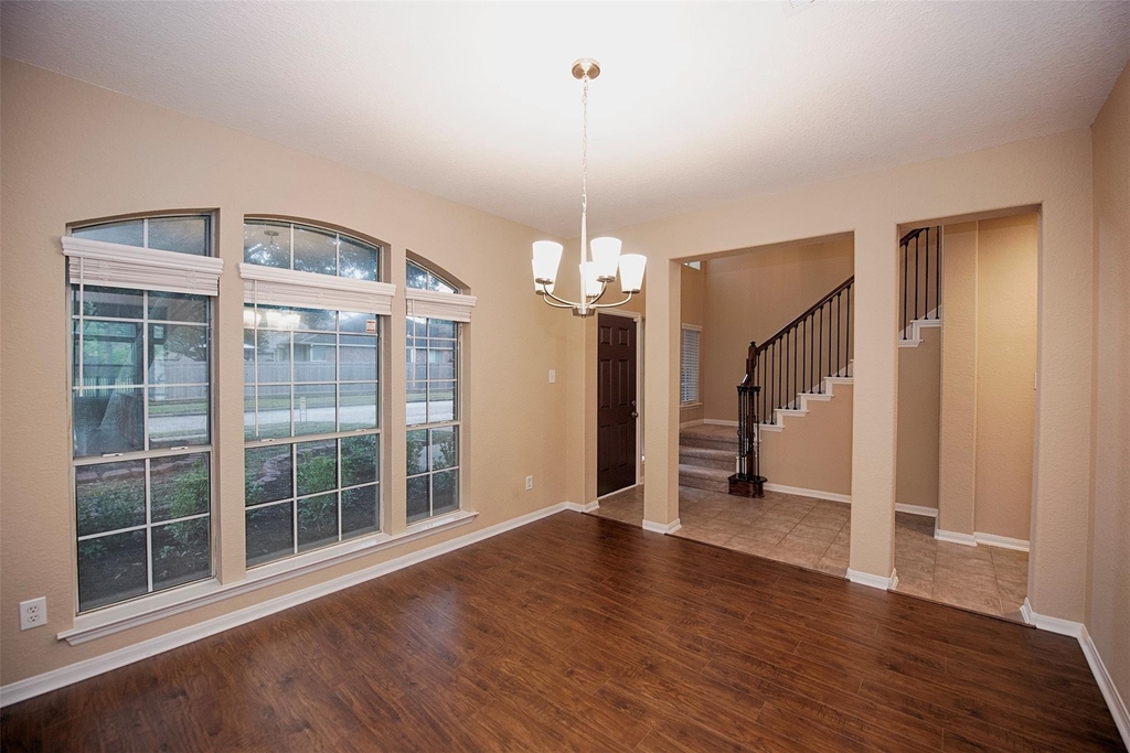 10411 Village Lake Drive - Photo 7