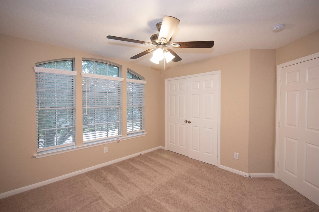 10411 Village Lake Drive - Photo 30