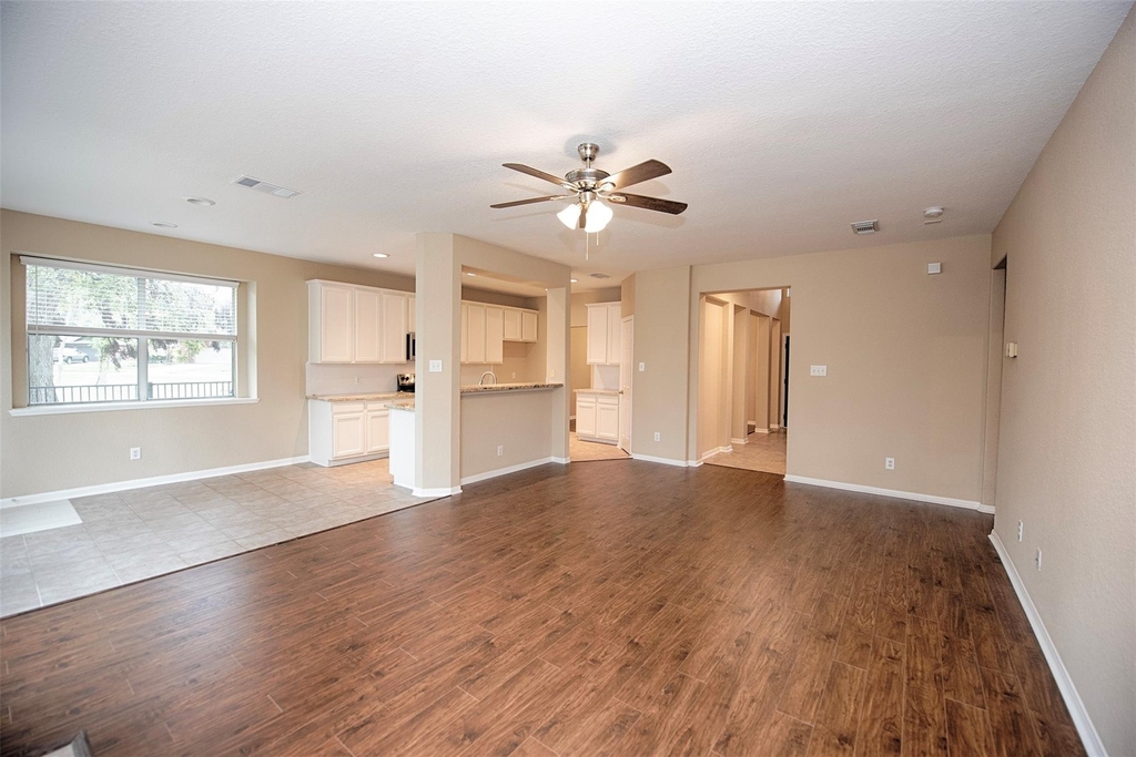 10411 Village Lake Drive - Photo 17