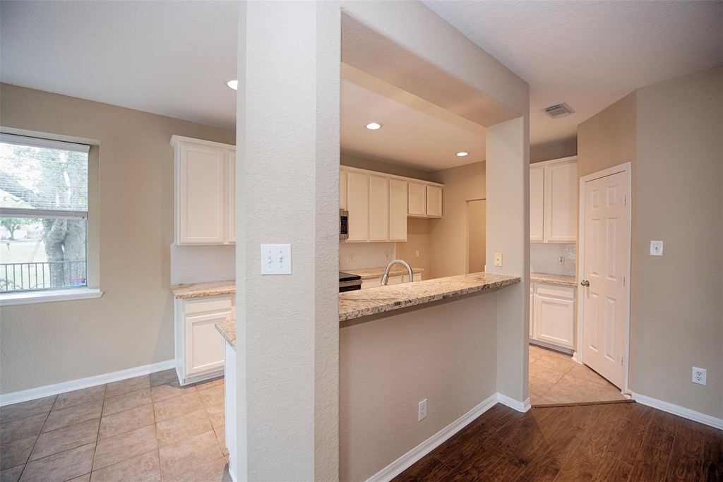 10411 Village Lake Drive - Photo 13