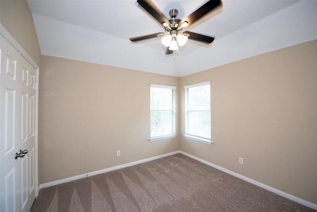 10411 Village Lake Drive - Photo 27