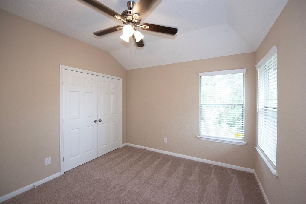 10411 Village Lake Drive - Photo 28