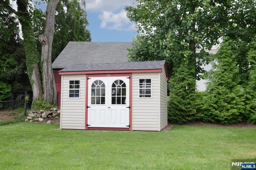 434 Hasbrouck - Photo 36