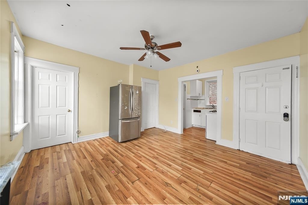 23 Farnham - Photo 1