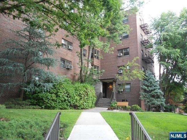 3040 Edwin - Photo 0
