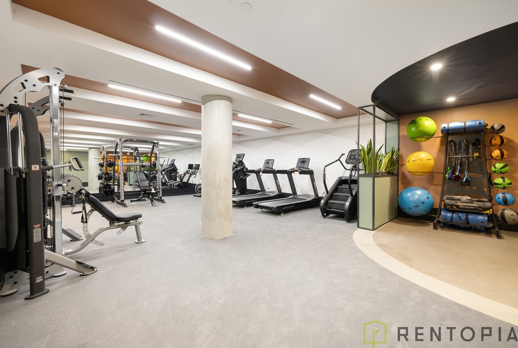 527 Grand St #103 - Photo 9