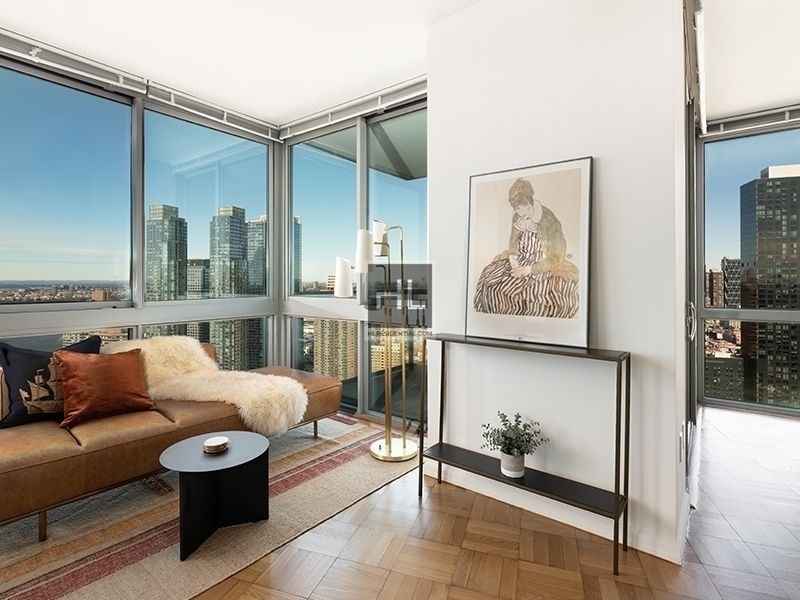 West 37th Street - Photo 1