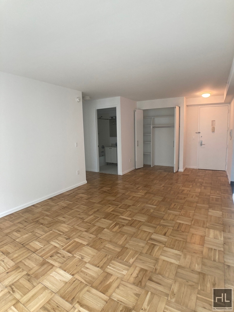 West 37th Street - Photo 1