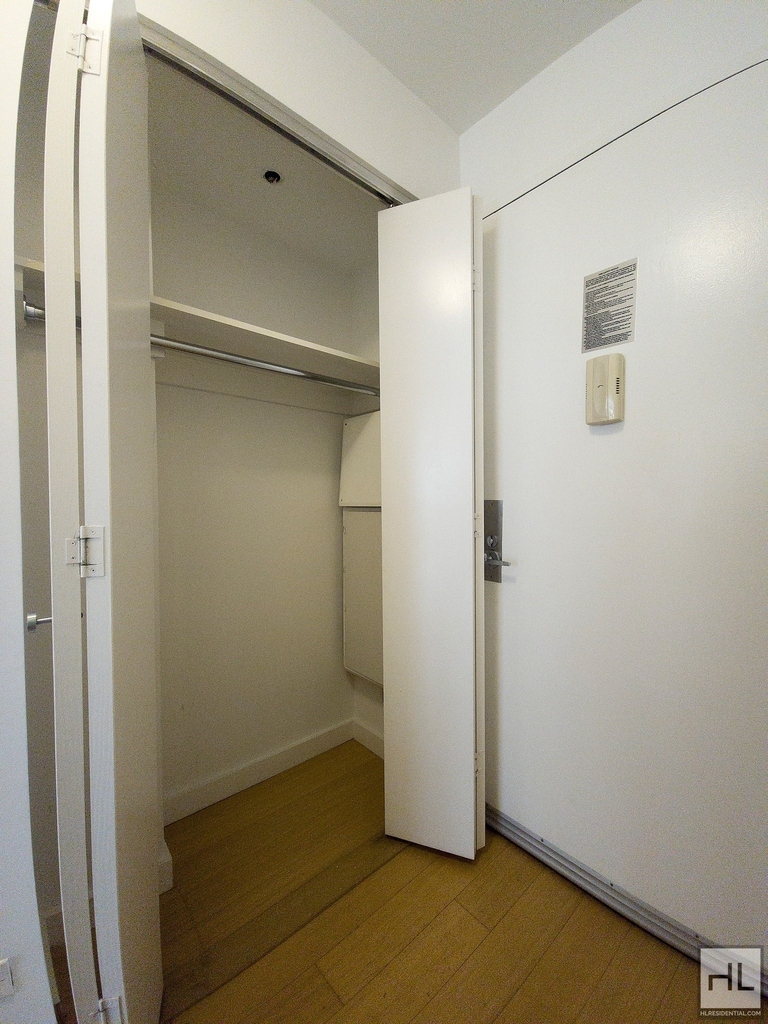 East 39th Street - Photo 5