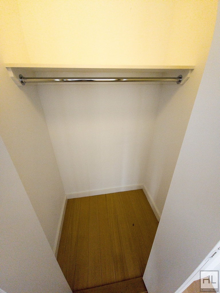 East 39th Street - Photo 7