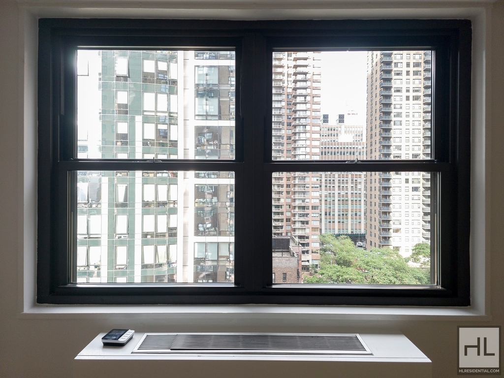 East 39th Street - Photo 5