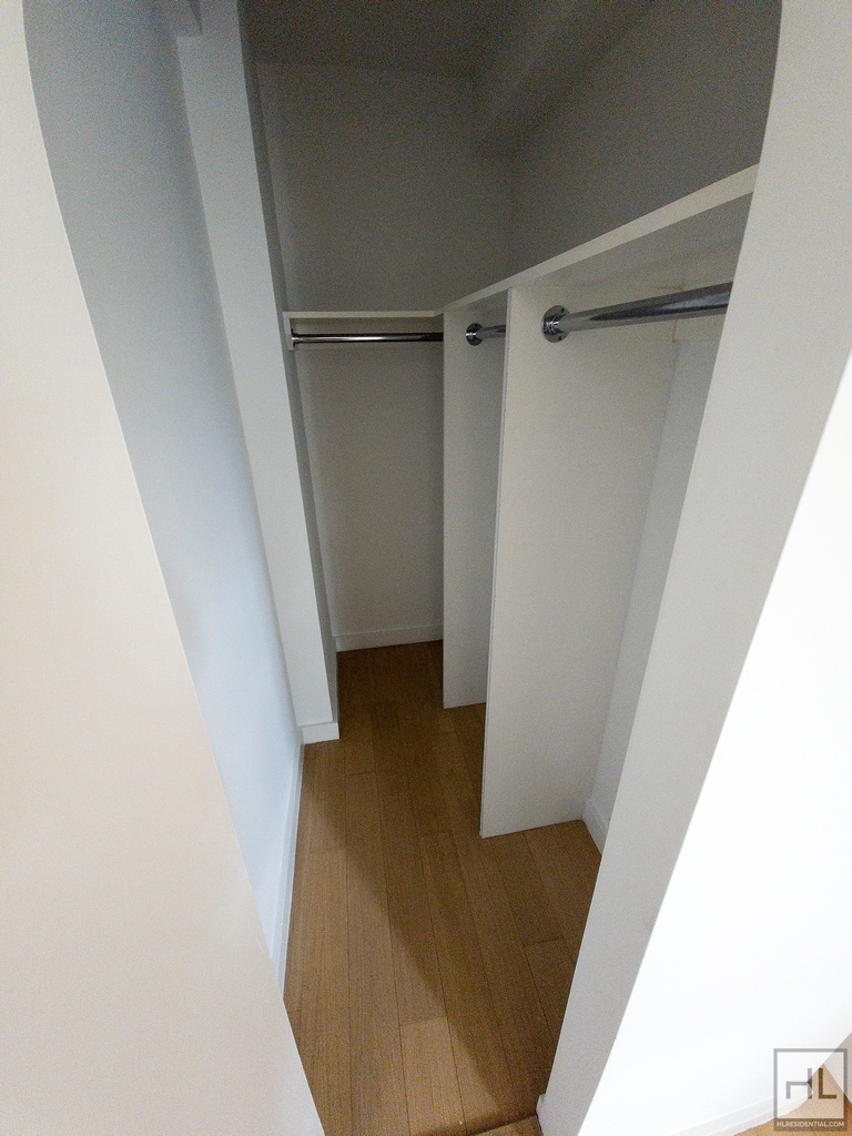 East 39th Street - Photo 7