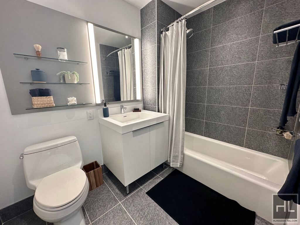 West 38th Street - Photo 3