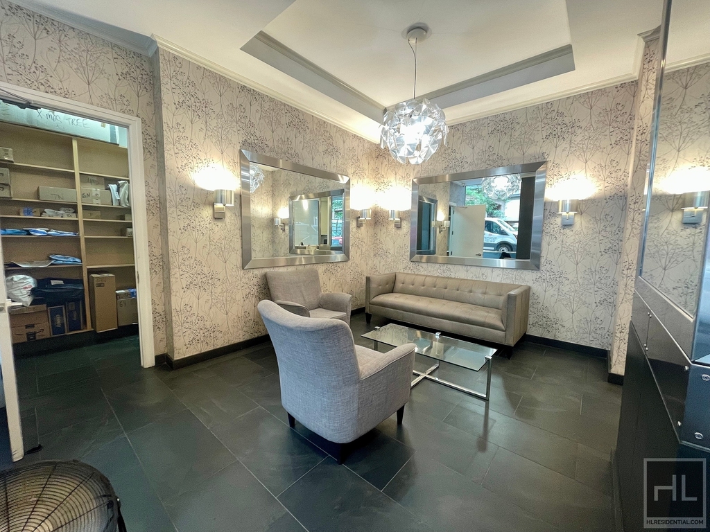 East 56 Street - Photo 4